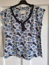 Laura Ashley Ladies pretty