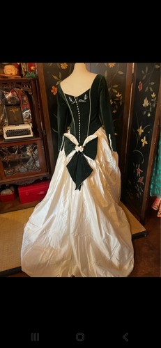 Vintage winter wedding dress - winter,