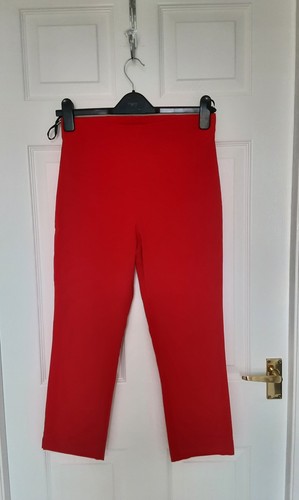 Red capri pants