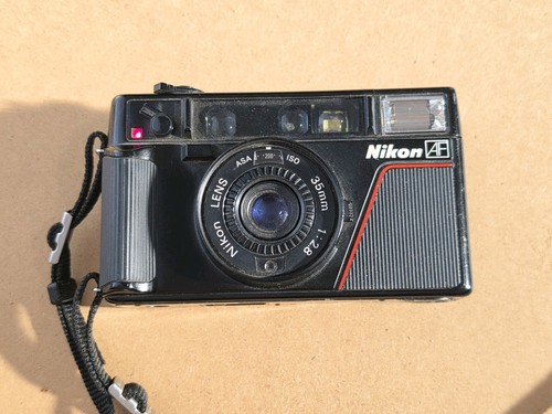 Nikon l35af point shoot - shoot, 35mm