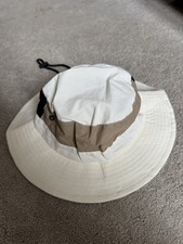 Outdoor Bucket Hut - Summer Beige