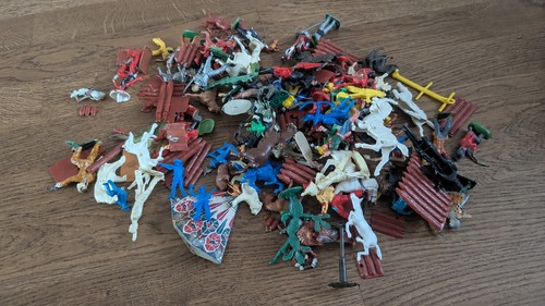 Vintage plastic toy figures - toy,