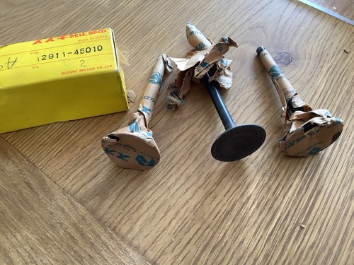 Cam shaft valve - shaft, for