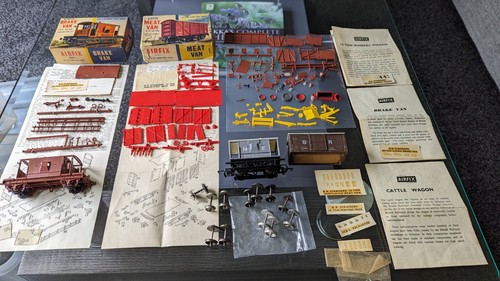 Airfix kits hornby 00 - airfix,