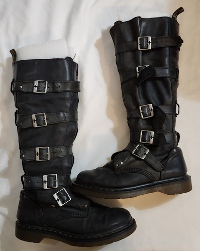 Martens phina boots size 7 - martens,