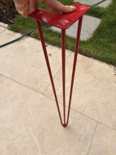 Red metal hairpin table - metal,