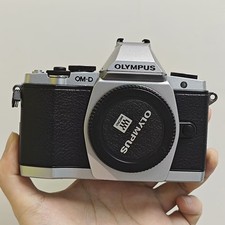 Olympus OM-D E-M5 16MP Silver
