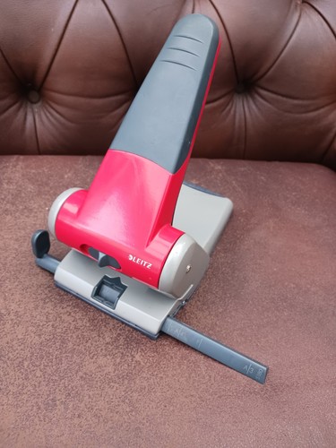 Leitz heavy duty hole punch - hole,