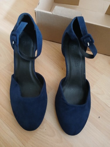 Ladies shoes size d - size, 4