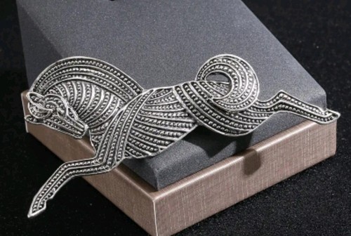 Stunning elegant equine brooch - elegant,