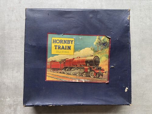 Hornby clock work train - hornby,