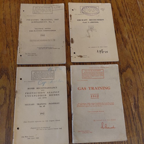 Vintage wwii war office - 4x,