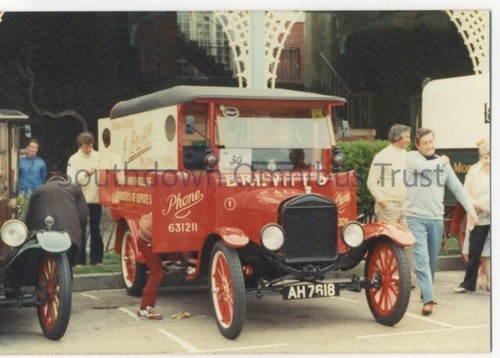Vintage lorry photo 1920 - lorry,