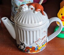Wade Pottery Whimsical Teapots Feline Collection Designed By Judith Wootton