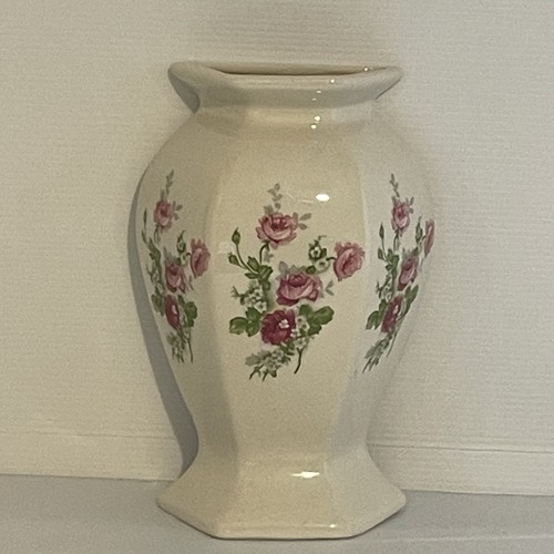 Vtg ceramic wall pocket - vtg, vase