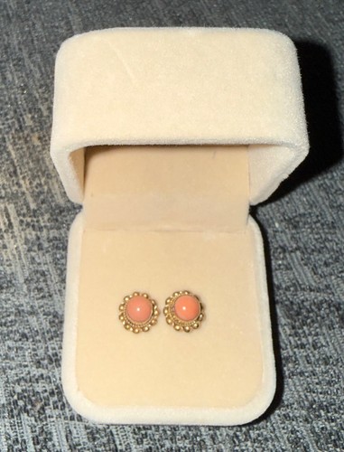 9ct gold hallmarked coral stud - 9ct,