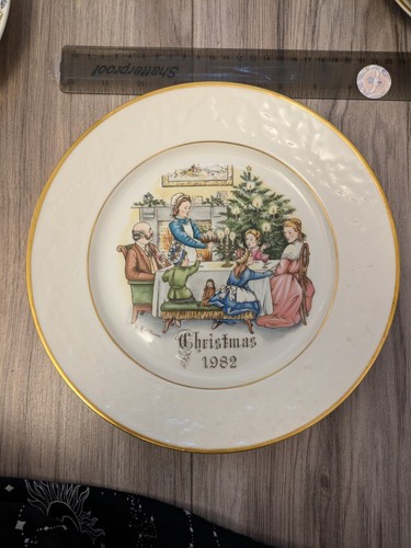 Royal worcester 1982 christmas - worcester,