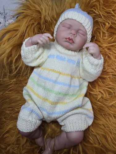 Newborn size outfit set - size,