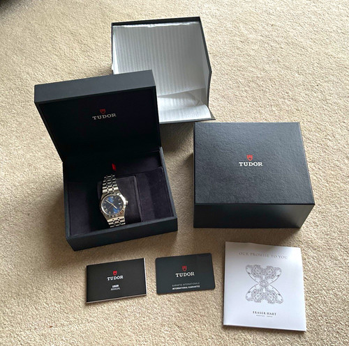 Tudor royal 38mm blue - blue, dial