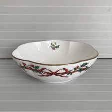 ROYAL WORCESTER HOLLY RIBBONS BONE CHNA ROUND SCALLOPED DISH