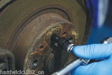 REPAIR DAMAGED WHEEL STUD