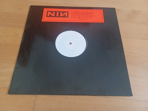 Maxi nine inch nails - inch,