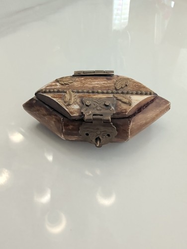 Vintage diamond shaped carved - vintage,