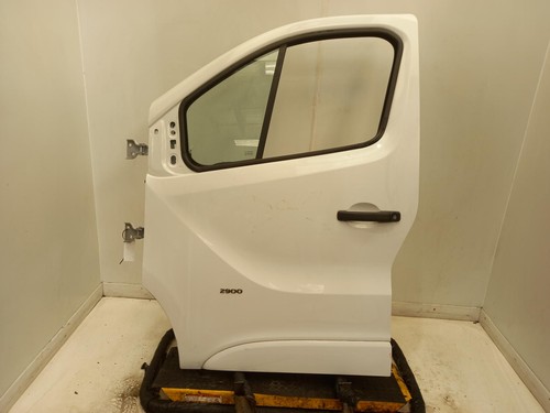 Vauxhall vivaro left - vivaro, front