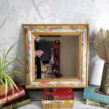 Square Floral Tulip Wall