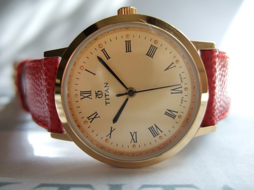 Women titan classic - titan, gold