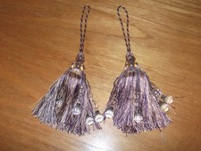 Pair of decorative tassels purple/beige total length 26 cm