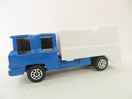 Corgi juniors refuse truck - corgi,