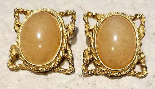Vintage gold tone - gold-tone, oval