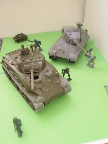 Plastic scale models of - 2,