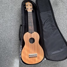 Mahalo Ukulele With Bag Nearly