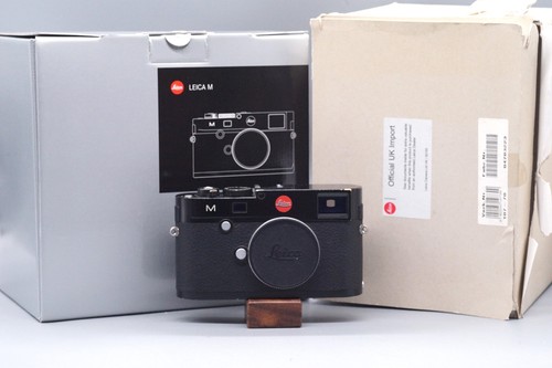 Black paint leica 240 - paint,