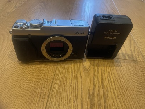 Fujifilm digital camera - x-e1,