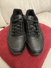 Reebok Classic Size 8 Black