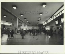 1991 Press Photo Commuters in