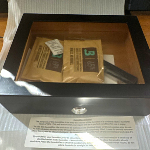 Boveda wooden cigar humidor - boveda,
