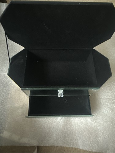 Mirrored medium sized - mirrored,