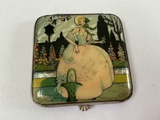 Gwenda Powder Compact