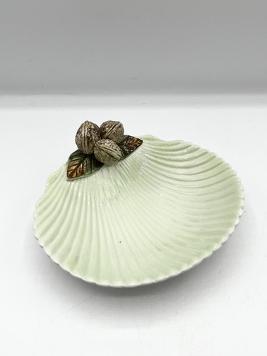 Decorative scallop shaped - scallop,