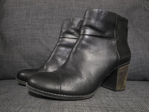 Clarks black leather ankle - black,