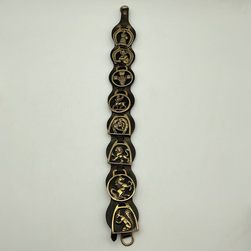 Old small detailed medallion - old,