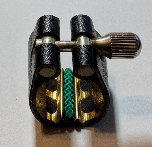 Clarinet ligature and cap - , for