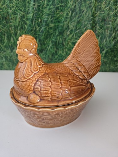Hen nest chicken egg holder - hen,