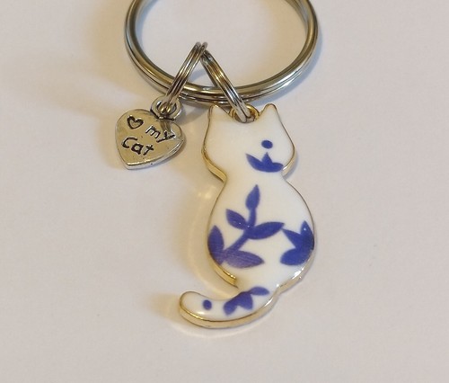 Beautiful little cat keyring - cat,