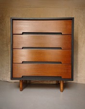 Stylish Mid Century Oak Chest