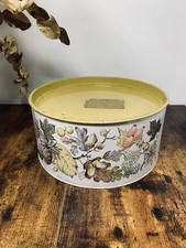 Retro Floral Round Cake Tin